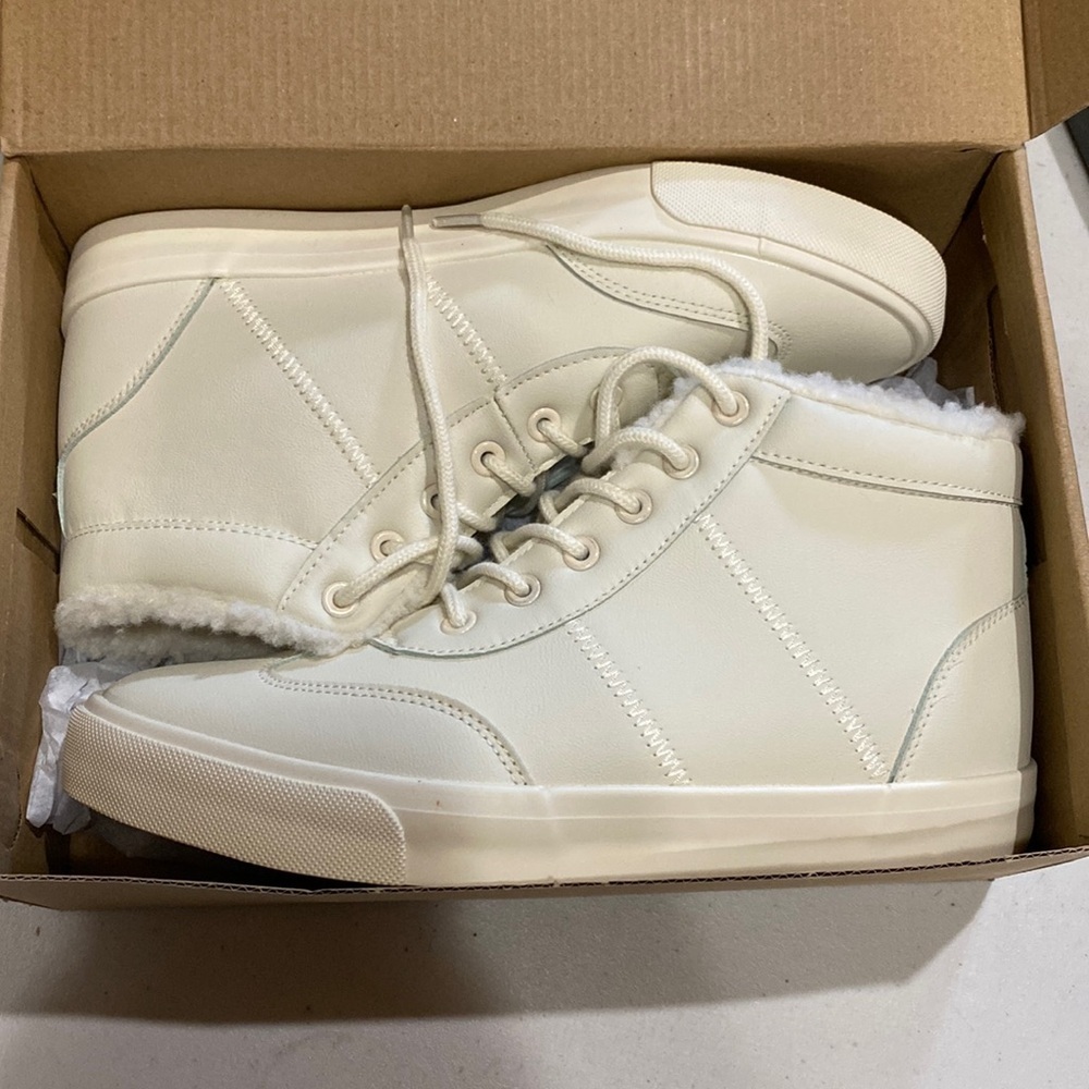 White High-Top Sneakers with Faux Fur on Interior - Size 9